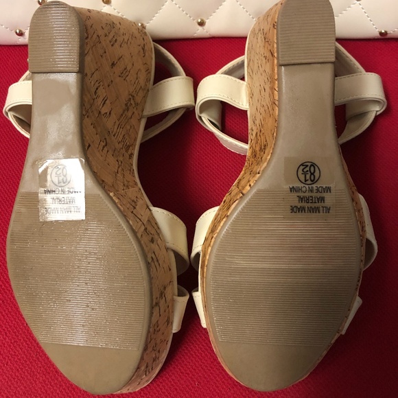 Bag  Clutch and Sandals - Picture 6 of 7